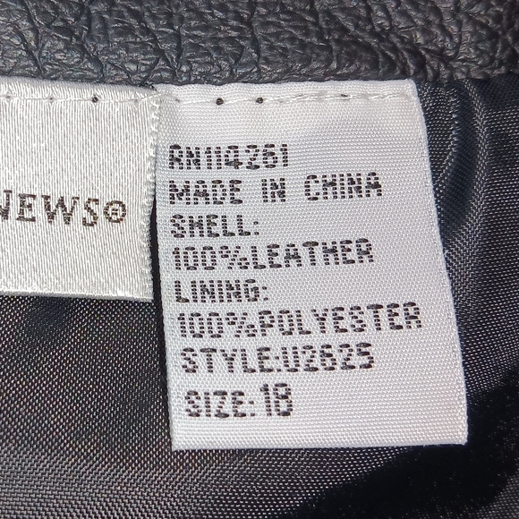 CLEARANCE SALE!! Newport News Black Leather Mini Skirt Size 18 - Picture 4 of 7